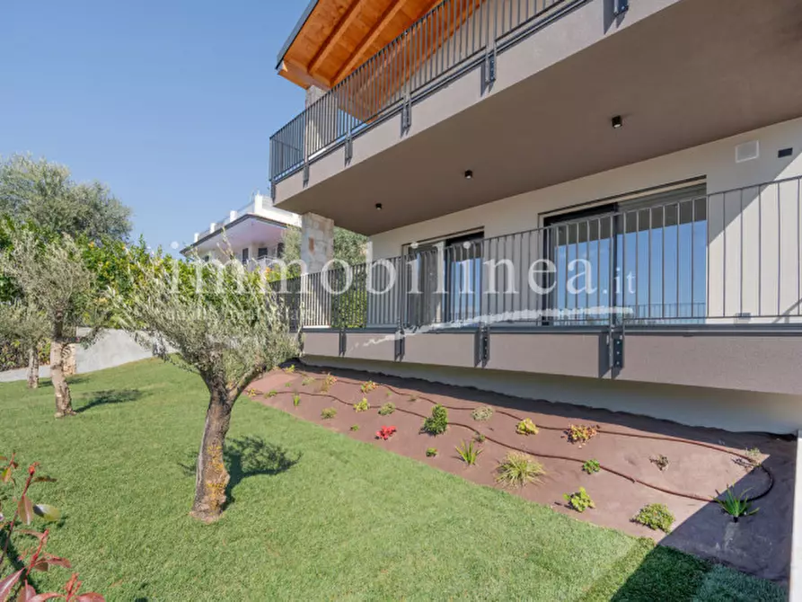 Immagine 5 di Appartamento in vendita  in Via Cà Bianca a Torri Del Benaco