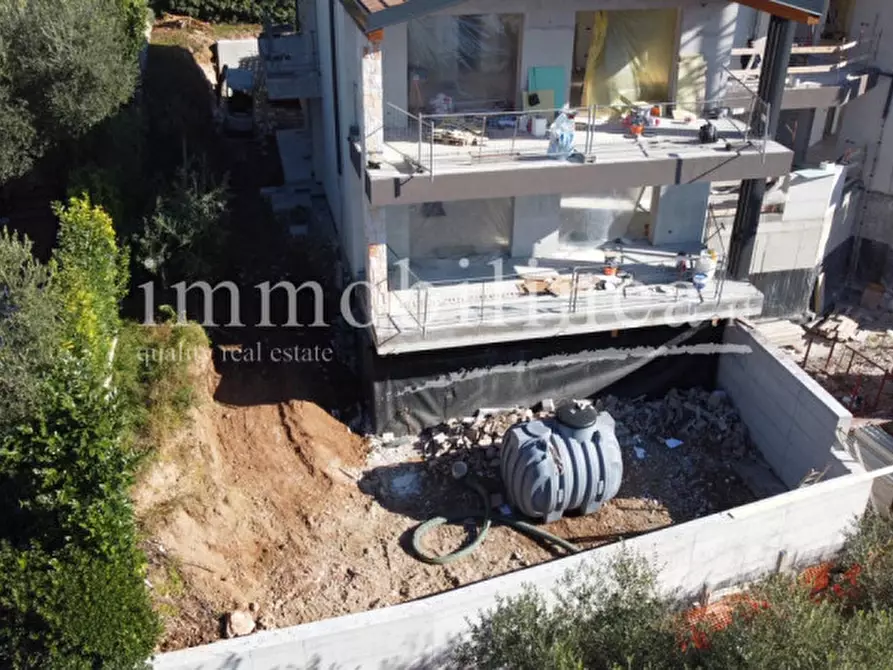 Immagine 5 di Appartamento in vendita  in Via Cà Bianca a Torri Del Benaco