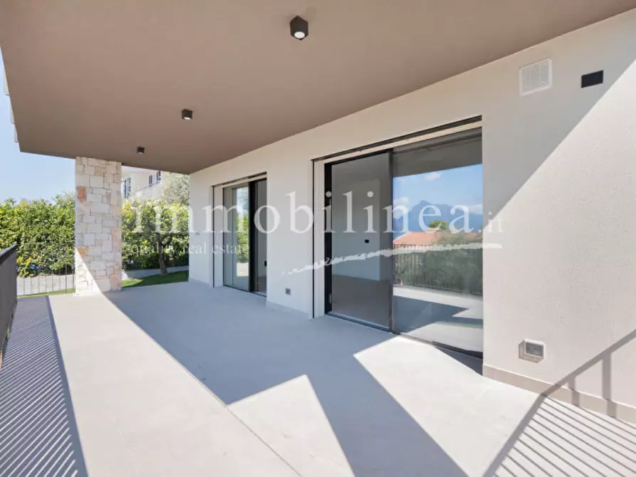 Immagine 6 di Appartamento in vendita  in Via Cà Bianca a Torri Del Benaco