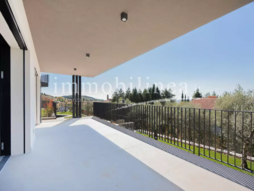 Immagine 7 di Appartamento in vendita  in Via Cà Bianca a Torri Del Benaco