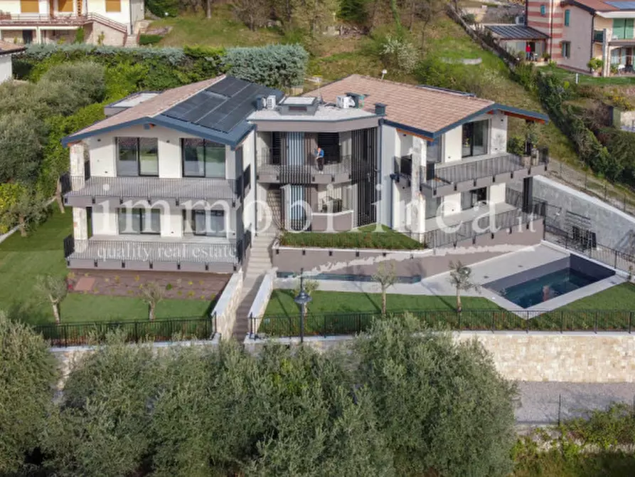 Immagine 10 di Appartamento in vendita  in Via Cà Bianca a Torri Del Benaco