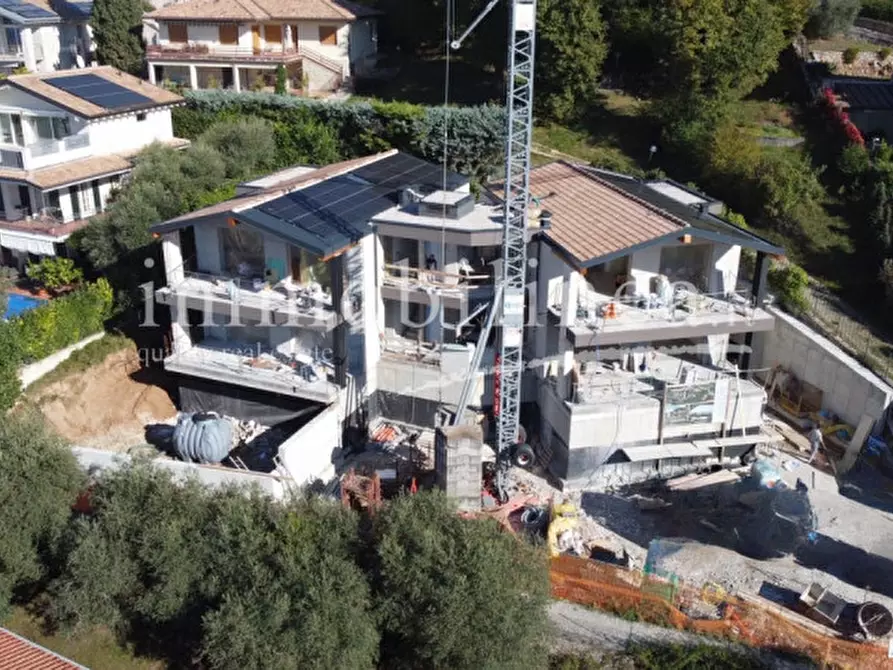 Immagine 10 di Appartamento in vendita  in Via Cà Bianca a Torri Del Benaco