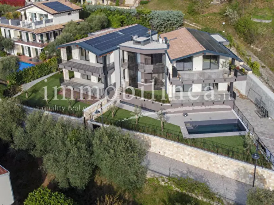 Immagine 11 di Appartamento in vendita  in Via Cà Bianca a Torri Del Benaco