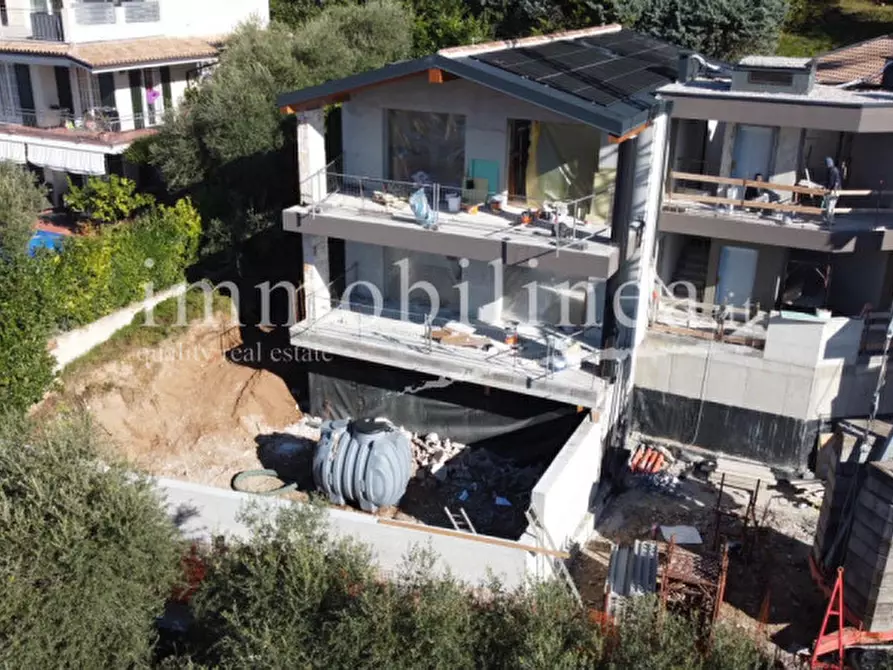 Immagine 10 di Appartamento in vendita  in Via Cà Bianca a Torri Del Benaco