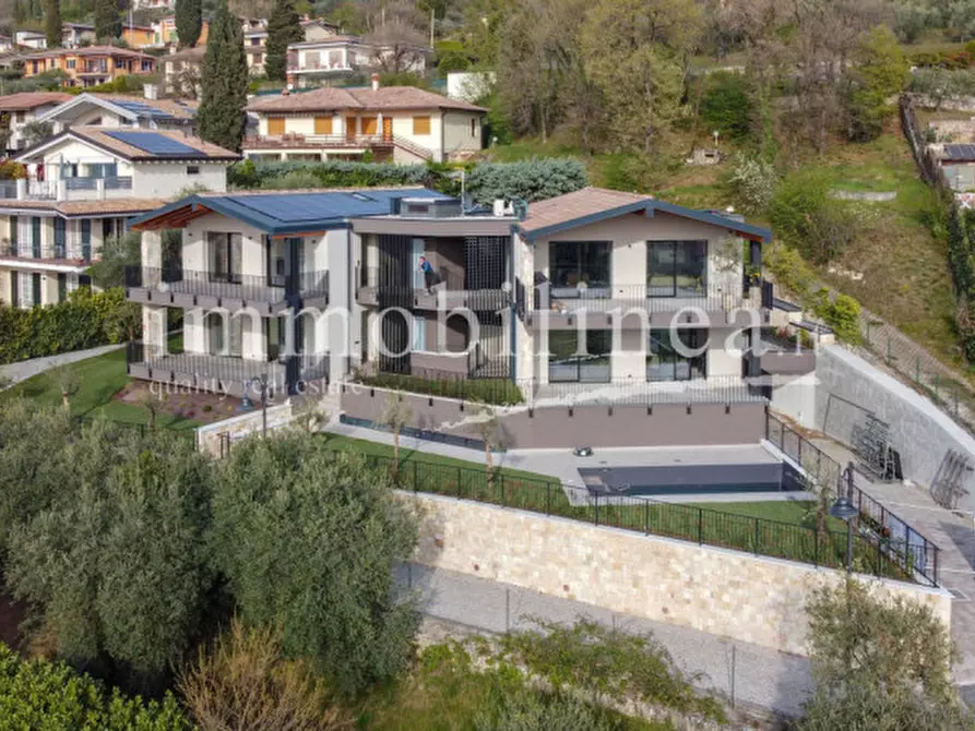 Immagine 12 di Appartamento in vendita  in Via Cà Bianca a Torri Del Benaco