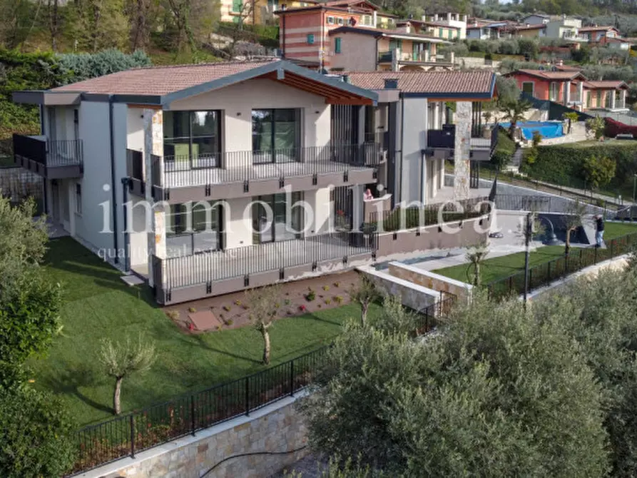 Immagine 16 di Appartamento in vendita  in Via Cà Bianca a Torri Del Benaco