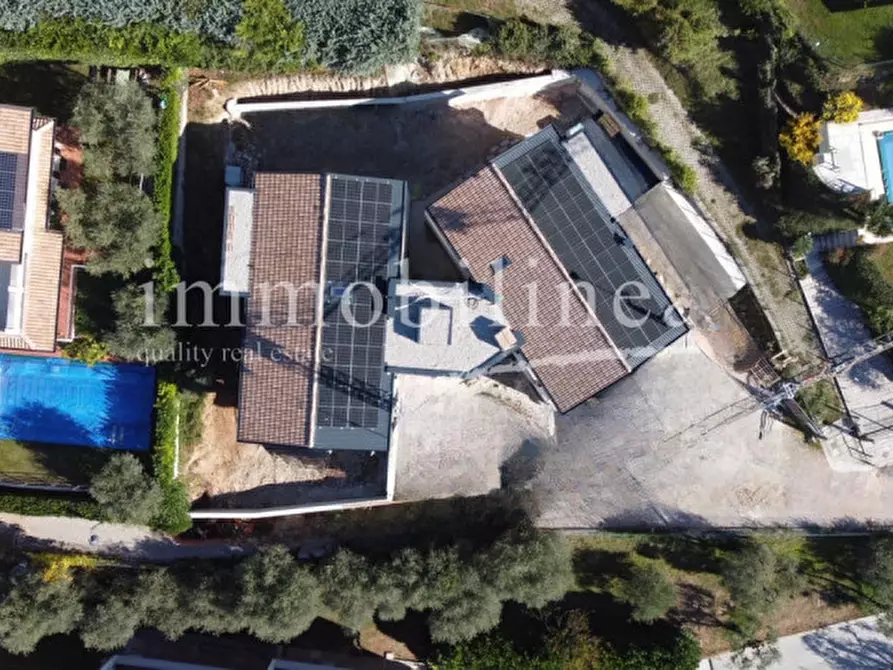 Immagine 17 di Appartamento in vendita  in Via Cà Bianca a Torri Del Benaco