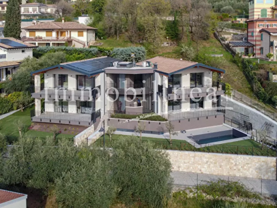 Immagine 18 di Appartamento in vendita  in Via Cà Bianca a Torri Del Benaco