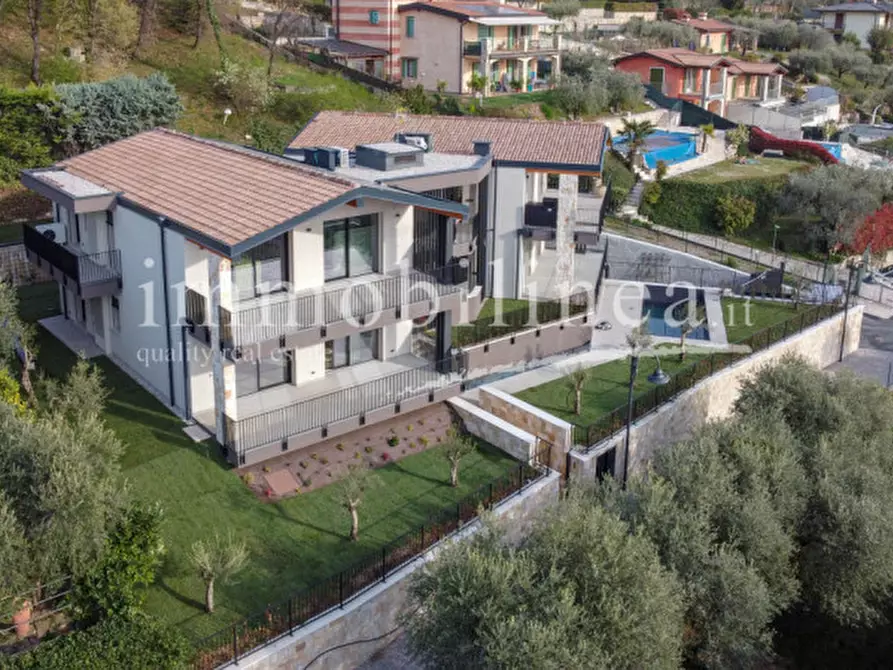 Immagine 19 di Appartamento in vendita  in Via Cà Bianca a Torri Del Benaco