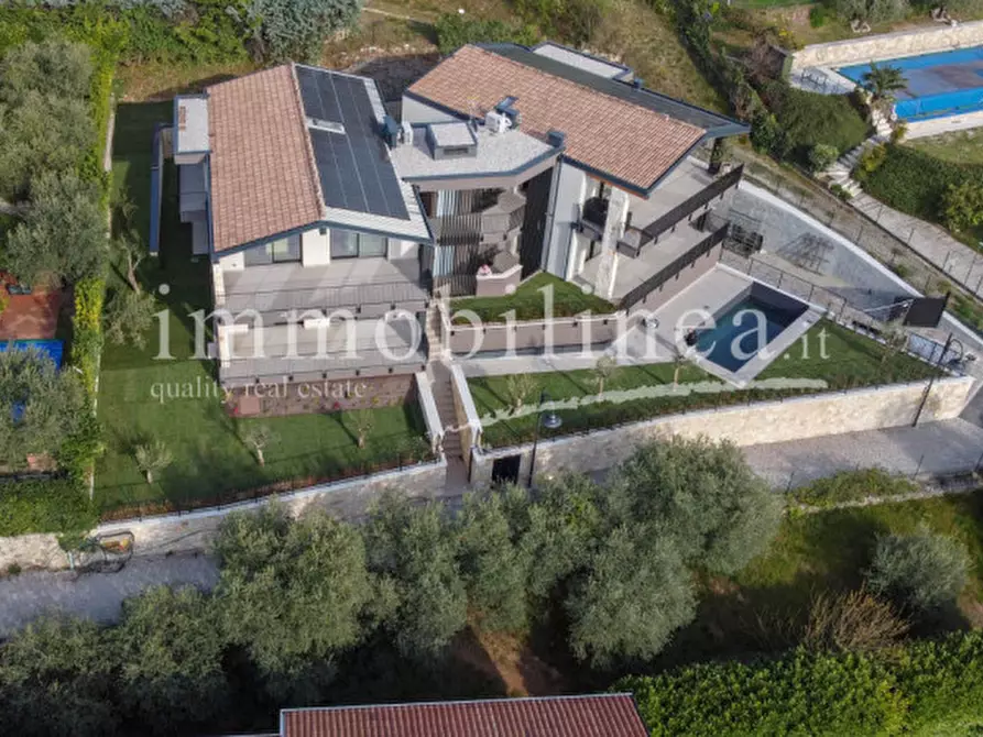 Immagine 24 di Appartamento in vendita  in Via Cà Bianca a Torri Del Benaco