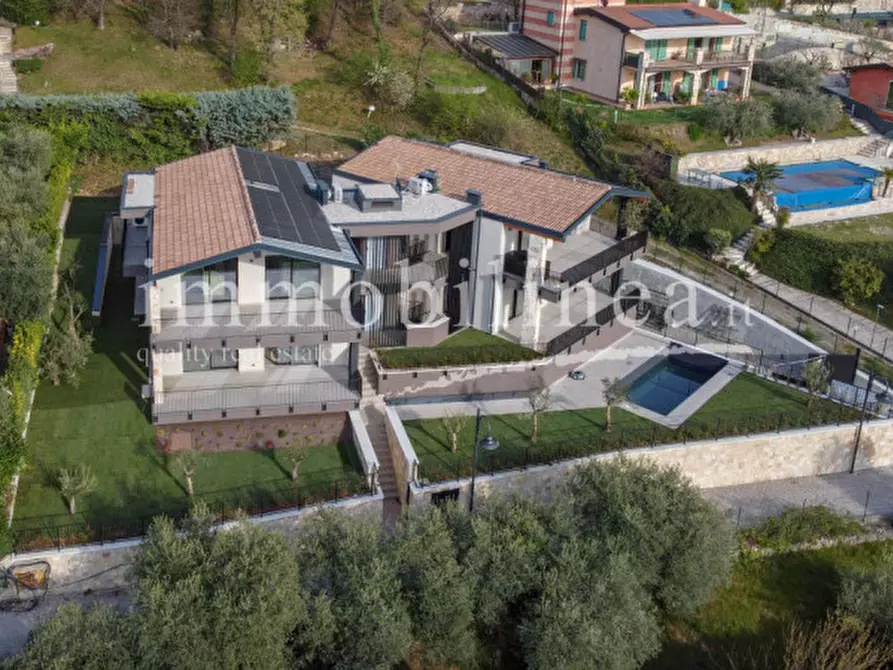 Immagine 25 di Appartamento in vendita  in Via Cà Bianca a Torri Del Benaco