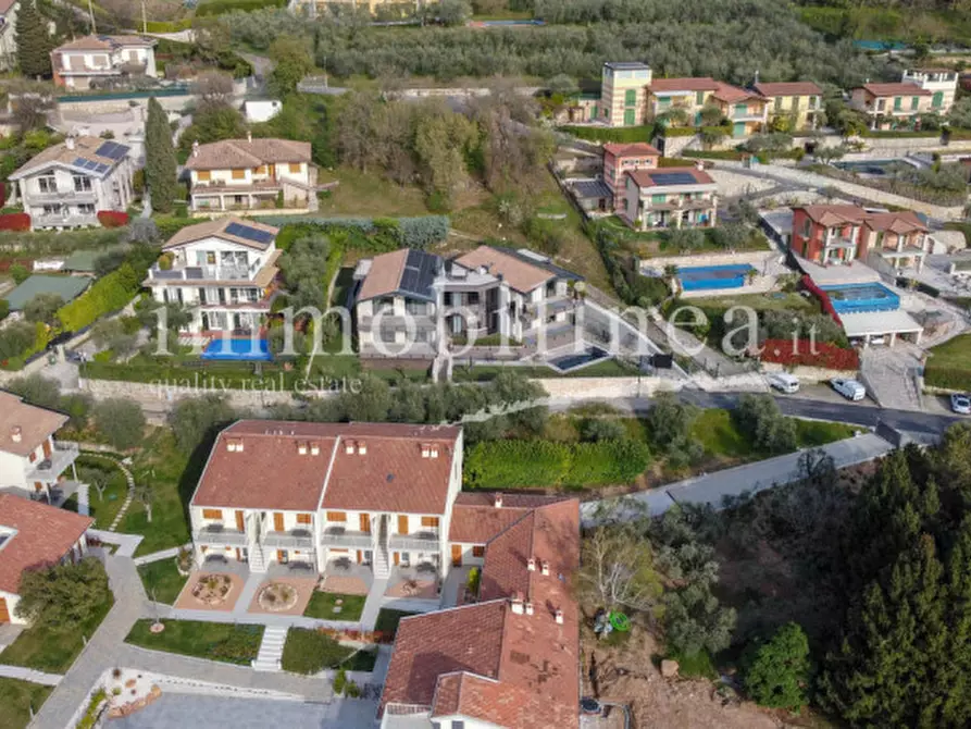 Immagine 27 di Appartamento in vendita  in Via Cà Bianca a Torri Del Benaco