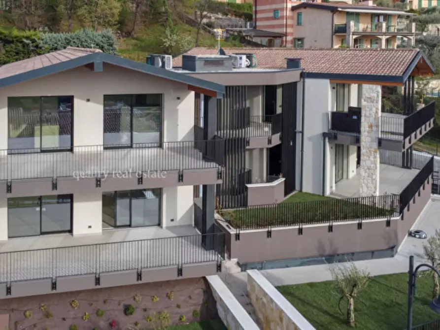 Immagine 32 di Appartamento in vendita  in Via Cà Bianca a Torri Del Benaco