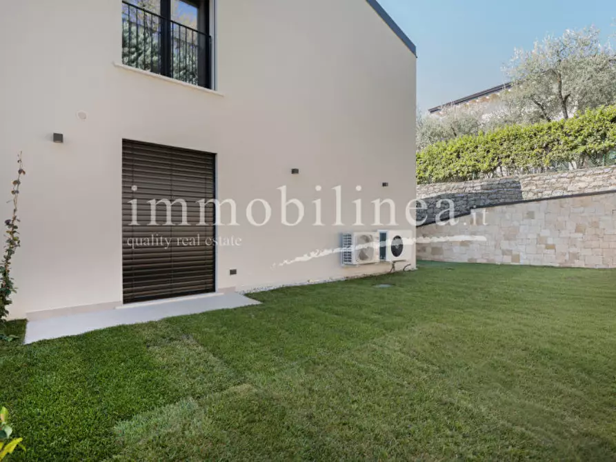 Immagine 35 di Appartamento in vendita  in Via Cà Bianca a Torri Del Benaco