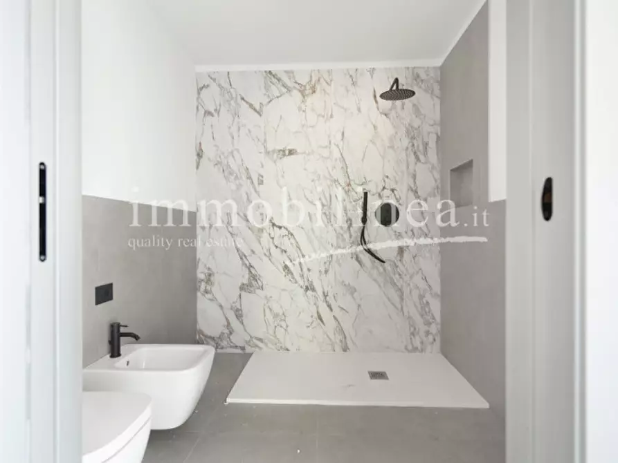 Immagine 38 di Appartamento in vendita  in Via Cà Bianca a Torri Del Benaco