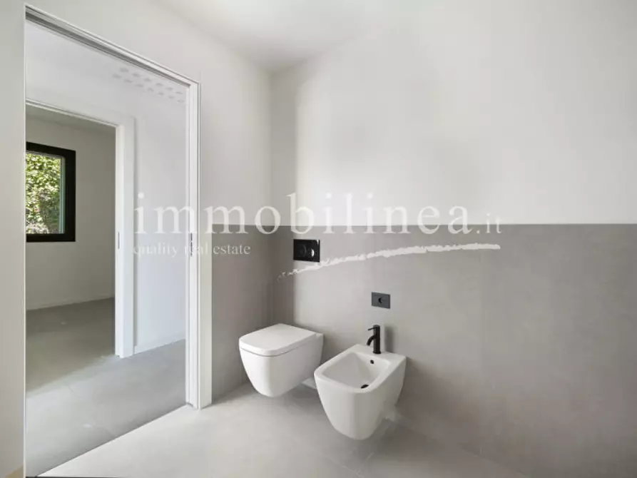 Immagine 39 di Appartamento in vendita  in Via Cà Bianca a Torri Del Benaco