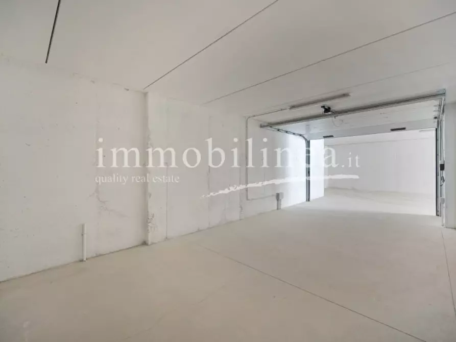 Immagine 47 di Appartamento in vendita  in Via Cà Bianca a Torri Del Benaco