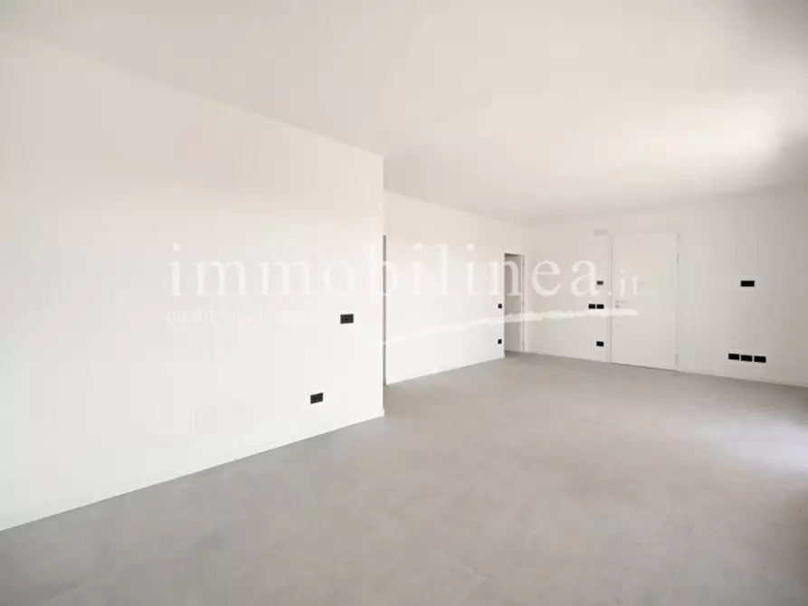 Immagine 52 di Appartamento in vendita  in Via Cà Bianca a Torri Del Benaco