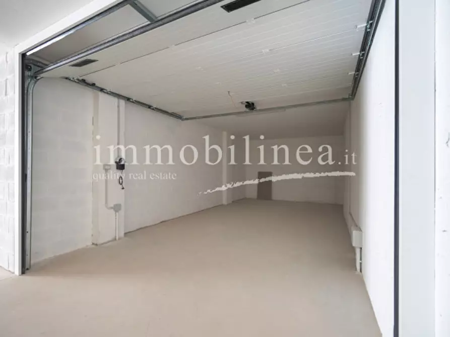 Immagine 53 di Appartamento in vendita  in Via Cà Bianca a Torri Del Benaco