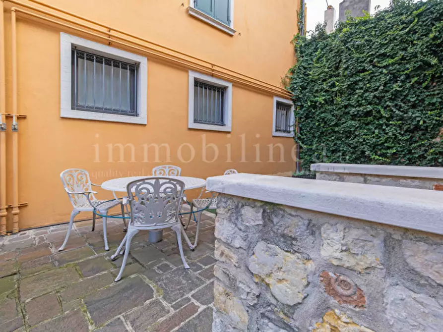 Immagine 2 di Rustico / casale in vendita  in Piazzetta Portici a Torri Del Benaco