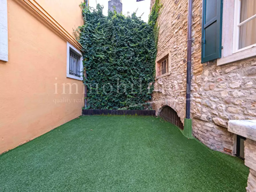 Immagine 3 di Rustico / casale in vendita  in Piazzetta Portici a Torri Del Benaco