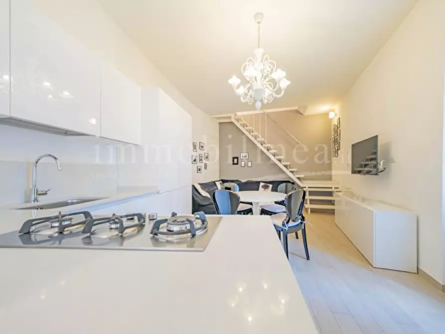 Immagine 4 di Rustico / casale in vendita  in Piazzetta Portici a Torri Del Benaco