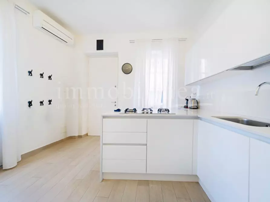 Immagine 5 di Rustico / casale in vendita  in Piazzetta Portici a Torri Del Benaco