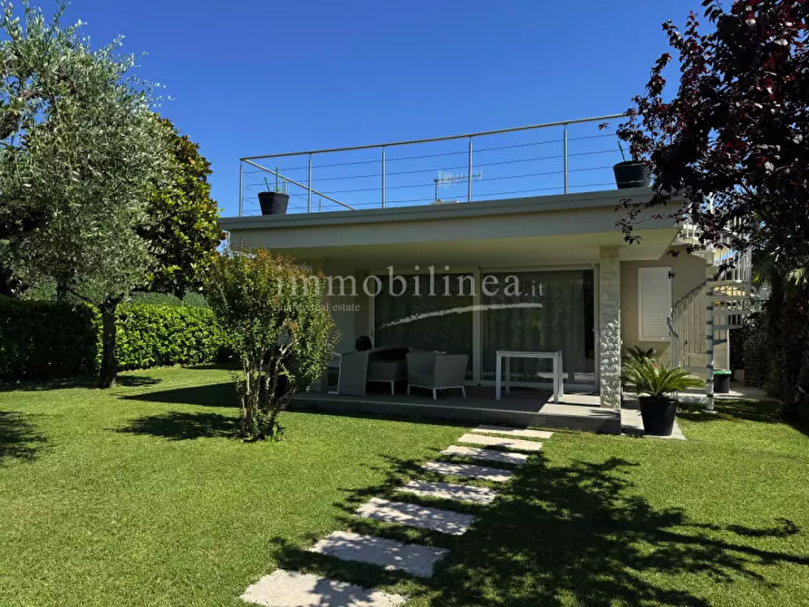 Immagine 2 di Villa in vendita  in Giare - Valsorda a Bardolino