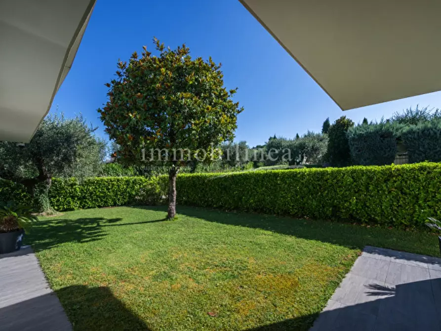 Immagine 5 di Villa in vendita  in Giare - Valsorda a Bardolino