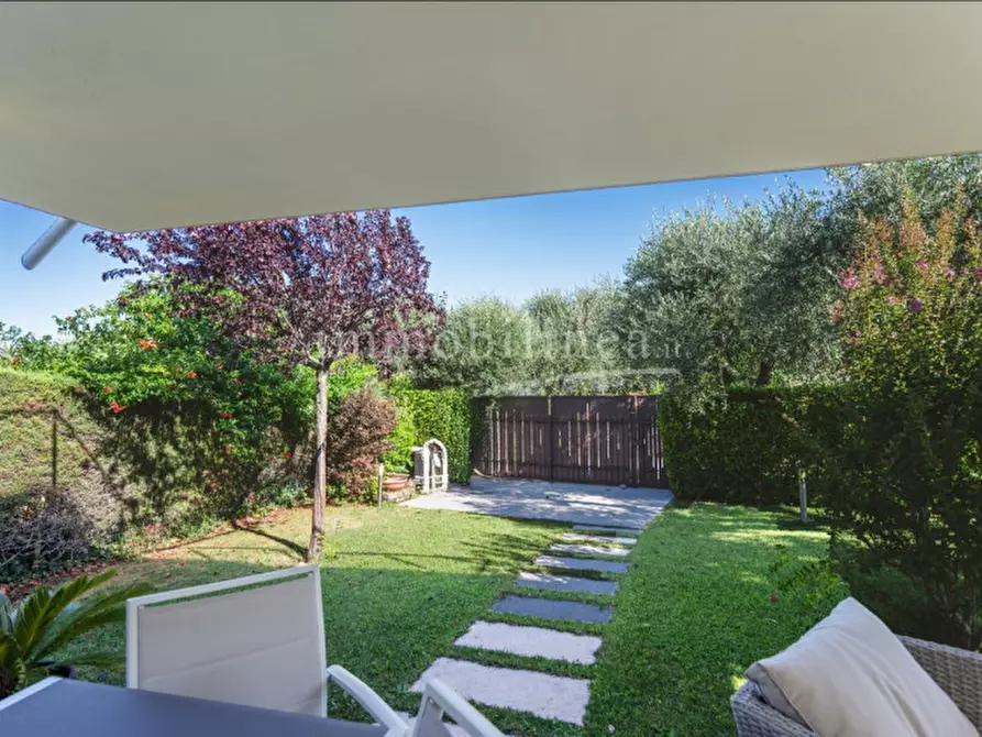 Immagine 13 di Villa in vendita  in Giare - Valsorda a Bardolino