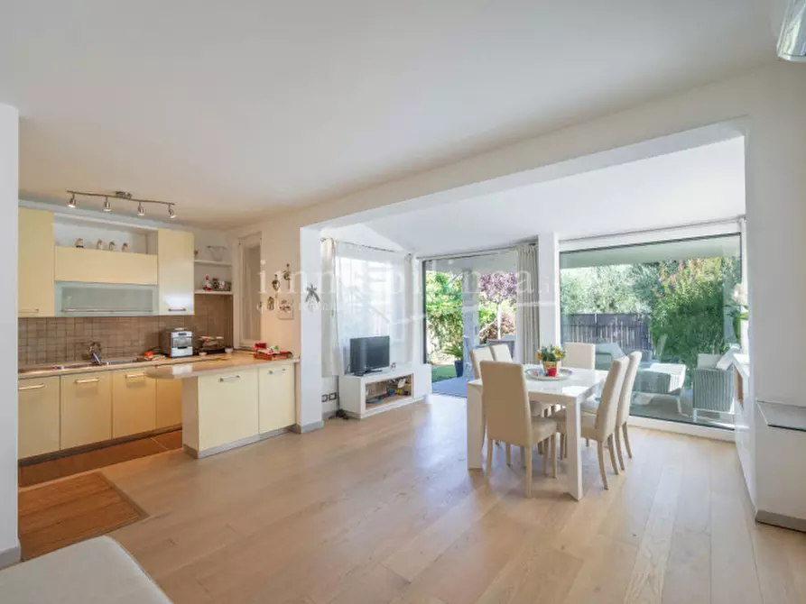 Immagine 17 di Villa in vendita  in Giare - Valsorda a Bardolino