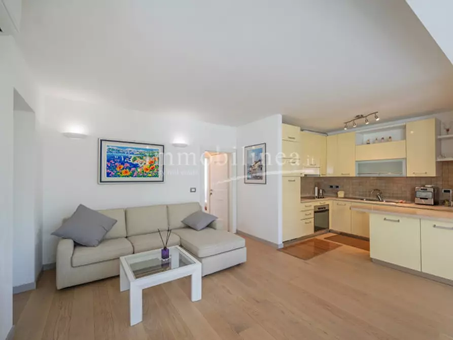 Immagine 18 di Villa in vendita  in Giare - Valsorda a Bardolino