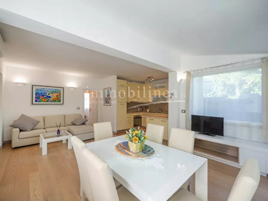 Immagine 19 di Villa in vendita  in Giare - Valsorda a Bardolino