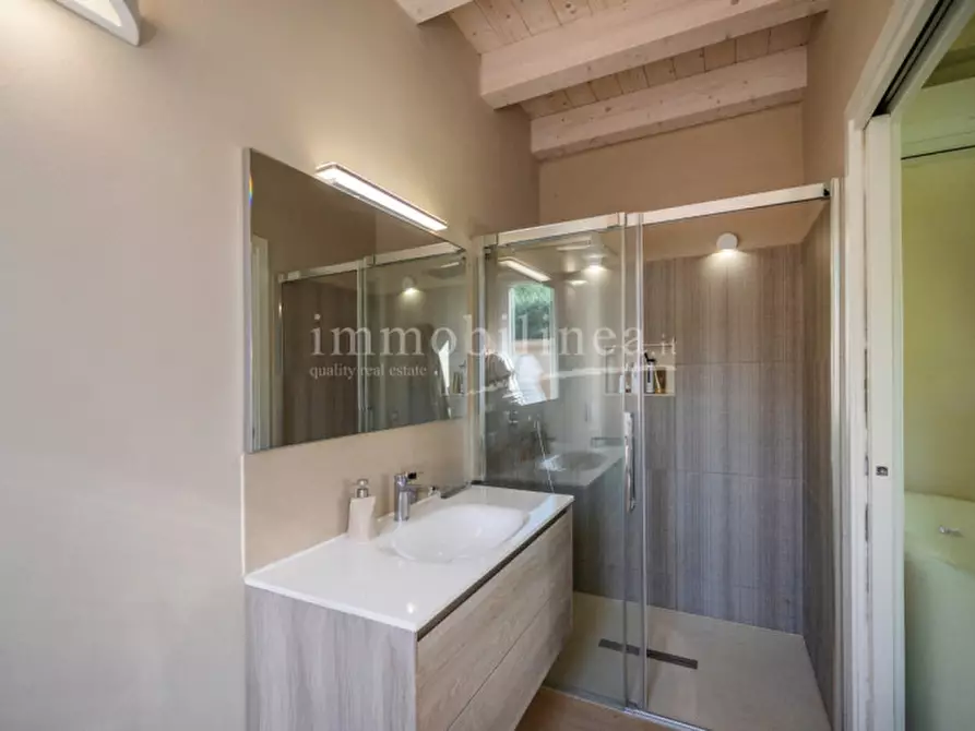 Immagine 32 di Villa in vendita  in Giare - Valsorda a Bardolino