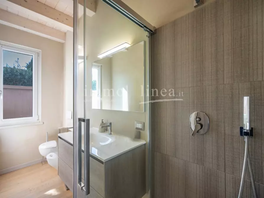 Immagine 37 di Villa in vendita  in Giare - Valsorda a Bardolino