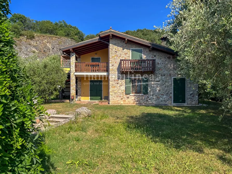 Immagine 4 di Villa in vendita  in via volpara 5 a Torri Del Benaco