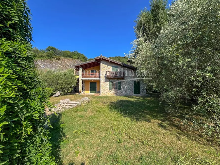 Immagine 5 di Villa in vendita  in via volpara 5 a Torri Del Benaco