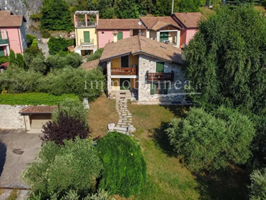 Immagine 9 di Villa in vendita  in via volpara 5 a Torri Del Benaco