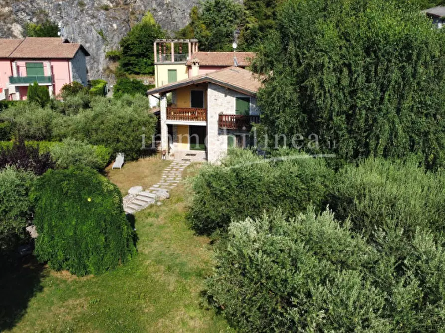 Immagine 10 di Villa in vendita  in via volpara 5 a Torri Del Benaco