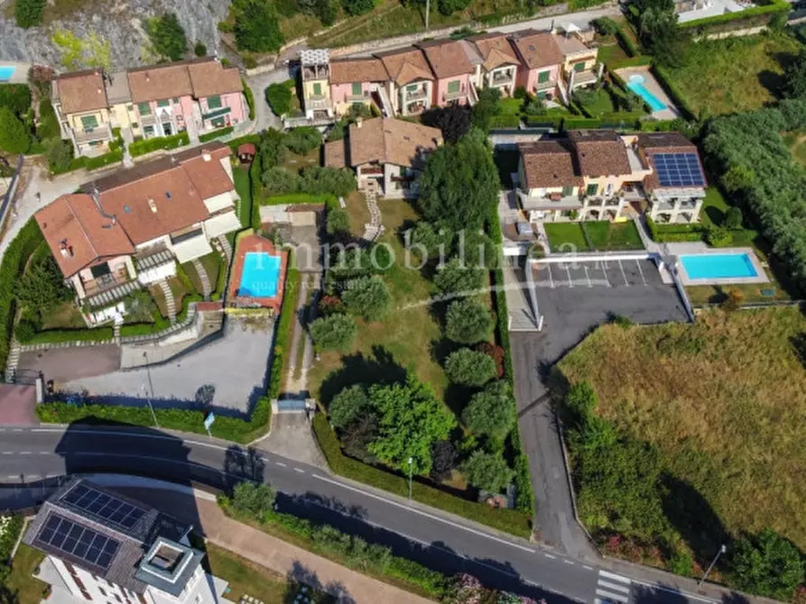 Immagine 12 di Villa in vendita  in via volpara 5 a Torri Del Benaco