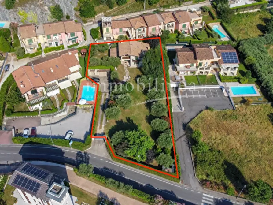 Immagine 13 di Villa in vendita  in via volpara 5 a Torri Del Benaco