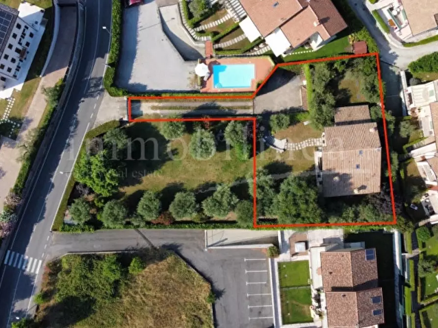 Immagine 13 di Villa in vendita  in via volpara 5 a Torri Del Benaco