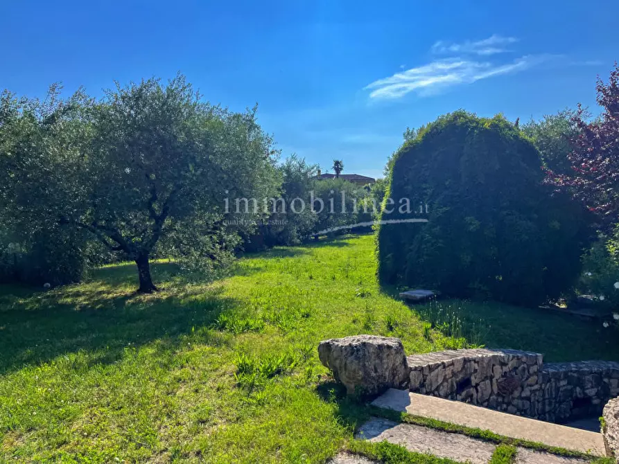 Immagine 17 di Villa in vendita  in via volpara 5 a Torri Del Benaco