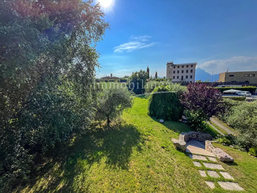 Immagine 19 di Villa in vendita  in via volpara 5 a Torri Del Benaco