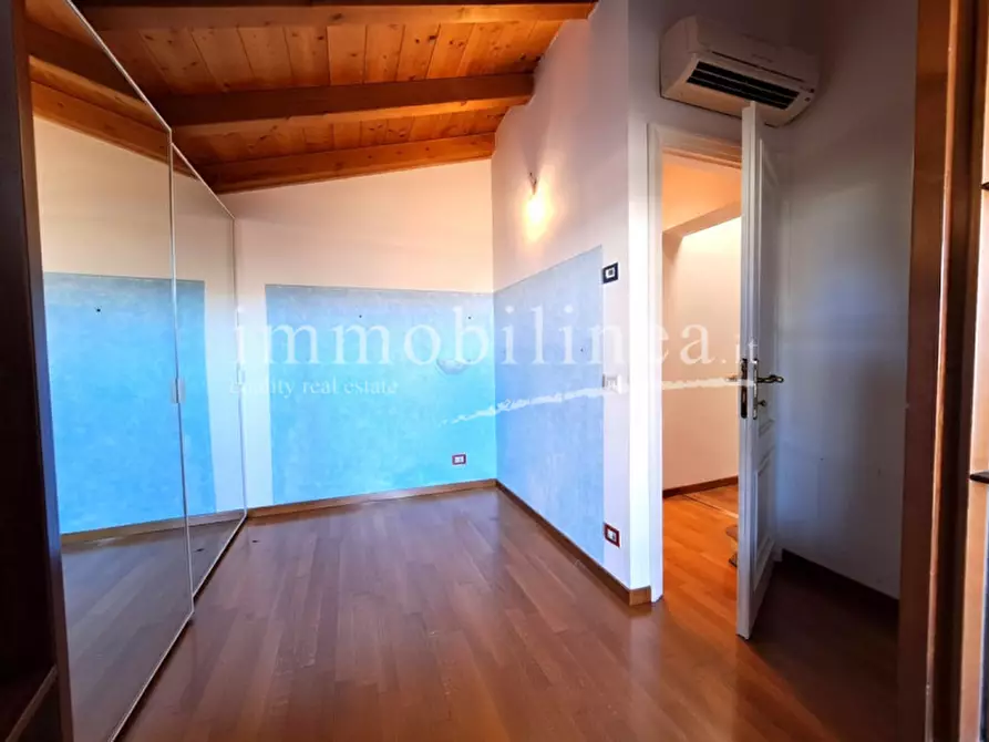 Immagine 29 di Villa in vendita  in via volpara 5 a Torri Del Benaco