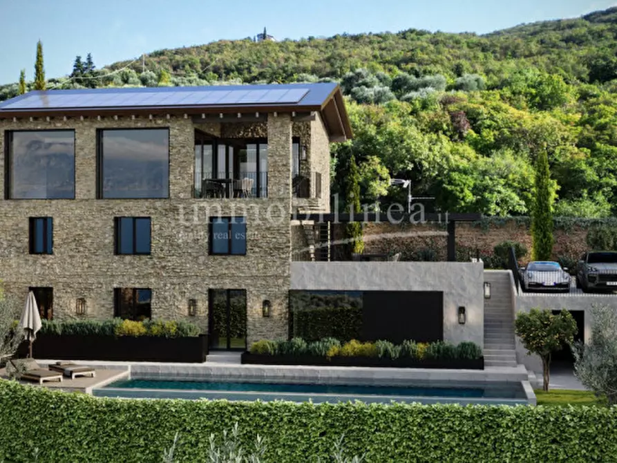 Immagine 2 di Rustico / casale in vendita  a Torri Del Benaco