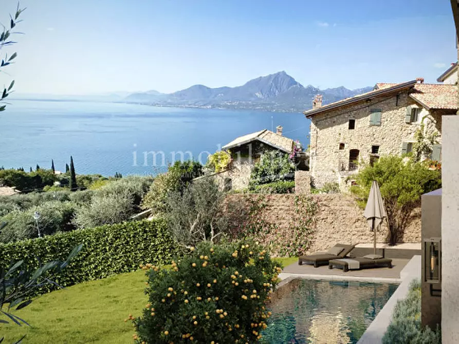 Immagine 4 di Rustico / casale in vendita  a Torri Del Benaco