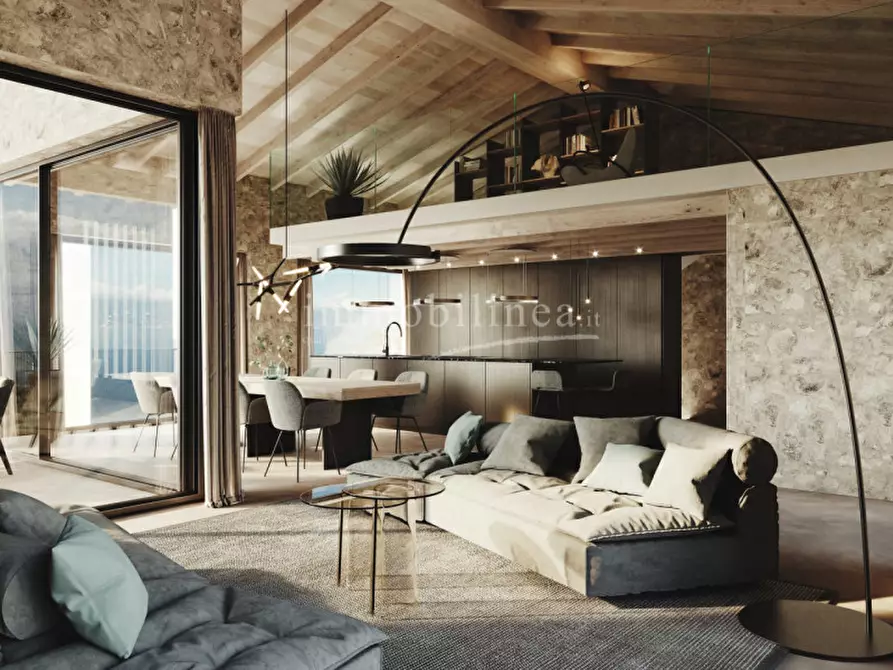 Immagine 8 di Rustico / casale in vendita  a Torri Del Benaco