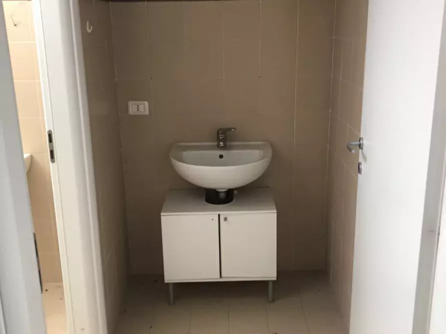 Immagine 5 di Negozio in vendita  in Maclodio via Roma 48 a Maclodio