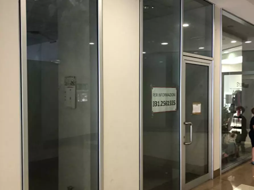 Immagine 7 di Negozio in vendita  in Maclodio via Roma 48 a Maclodio